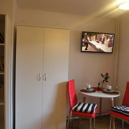 Goscinne Liv Marina Проживание в семье